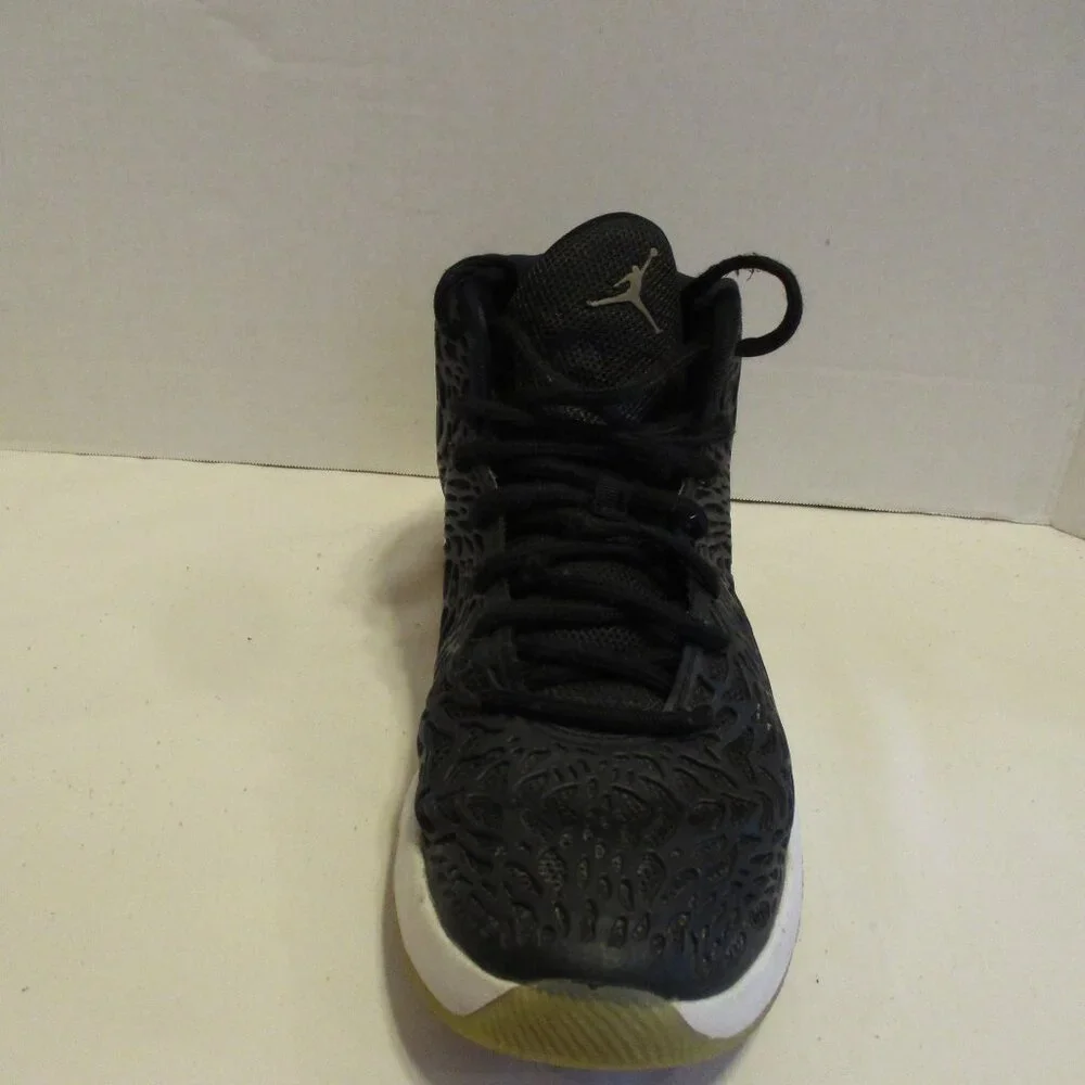Jordan Shoes Men Size 9.5 Black White Fitness Athletic Basketball Sneakers
